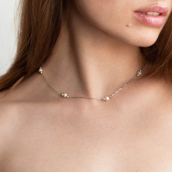 Колье с жемчужинками в белом золоте Колье с жемчужинками в белом золоте - Интернет-магазин MONO