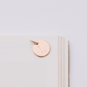 подвеска с буквой Mono