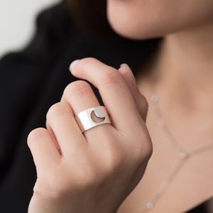 Серебряное кольцо "Луна" - интернет-магазина Mono Jewelry