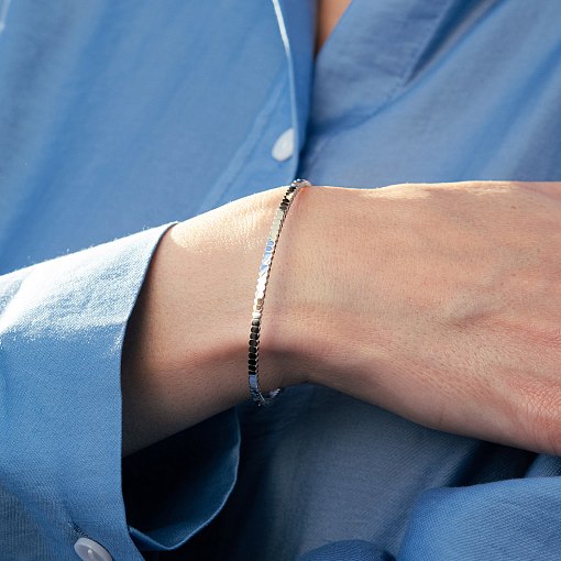 Жесткий браслет "Kylie" в белом золоте б05571 17