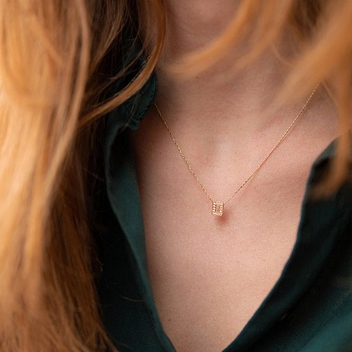 Кольє з буквою 