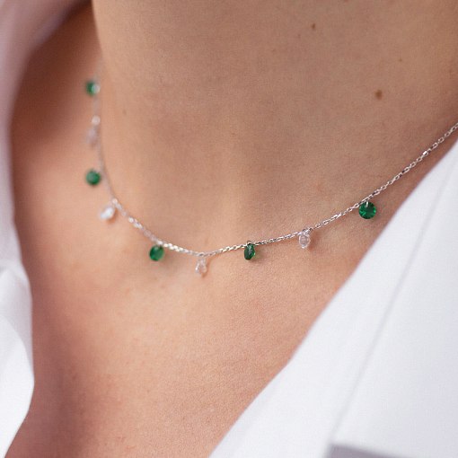 Колье в белом золоте (зеленые и белые фианиты) кол02307