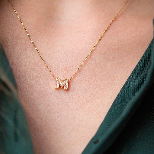 Кольє з буквою 