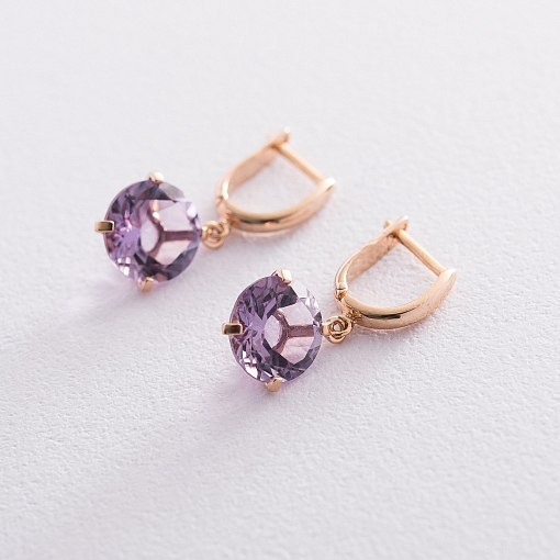 Золотые серьги "Влечение" с аметистом с05299 9