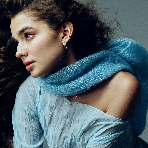 Серьга каффа в желтом золоте с фианитами с06359 6