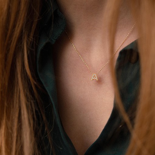 Кольє з буквою 