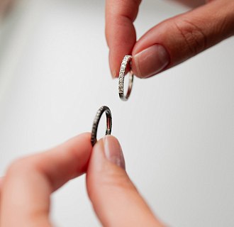 Золота каблучка з чорними діамантами кб0242sth №5