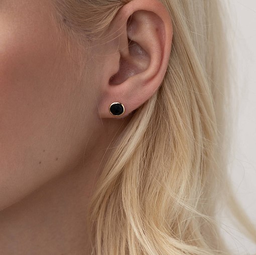 Золотые серьги - пусеты с ониксом с07018 5