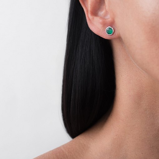 Золотые серьги-пусеты Точечки с ониксом с06298 3