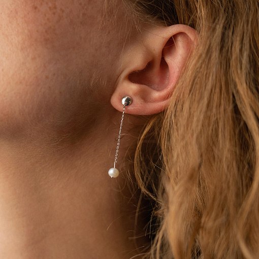 Серьги - пусеты "Жемчужина на цепочке" в белом золоте с08302 8