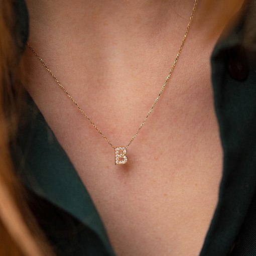 Кольє з буквою 