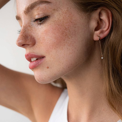 Золотые серьги - пусеты "Миранда" с жемчугом на цепочке с07939 4