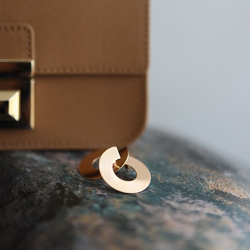 Золотые серьги-пусеты Головокружение (блестящие) с06465 3