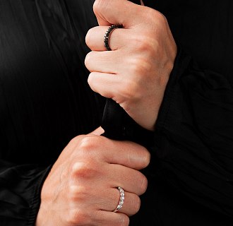 Золота каблучка з чорними діамантами кб0245sth №2