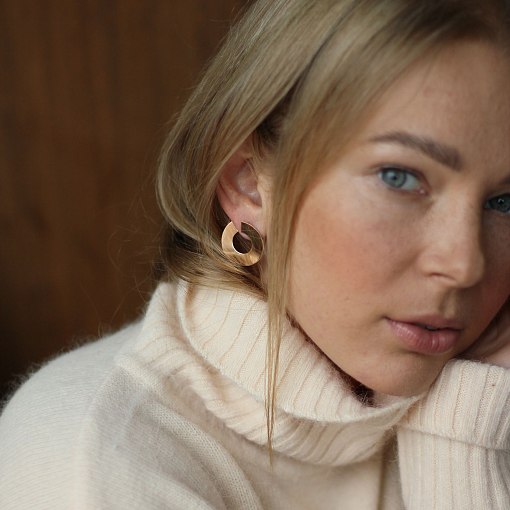 Золотые серьги-пусеты Головокружение (блестящие) с06465 7