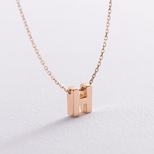 Кольє з буквою 