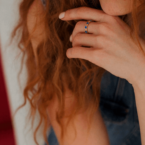 Каблучка з доріжкою блакитного та жовтого каміння (жовте золото) к07106 8