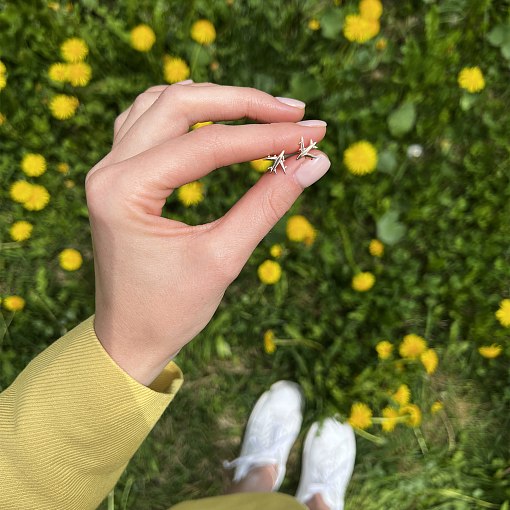 Золотые серьги-пусеты "Самолетик" с06676 3