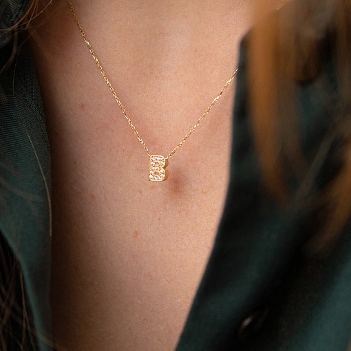 Кольє з буквою 