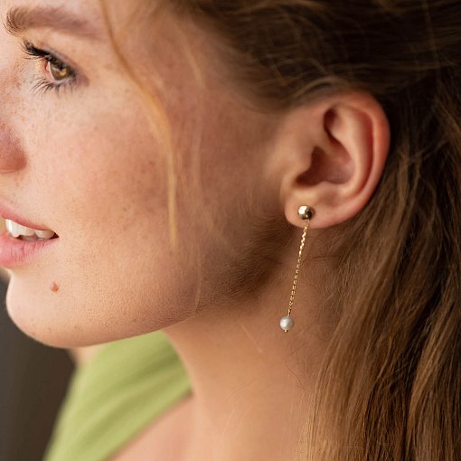 Серьги - пусеты "Жемчужина на цепочке" в желтом золоте с08293 2