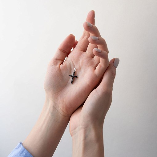 Золотой крестик с черными фианитами п03565 2