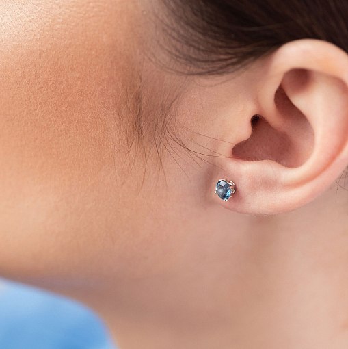 Золотые серьги - пусеты с голубыми топазами с08410 6