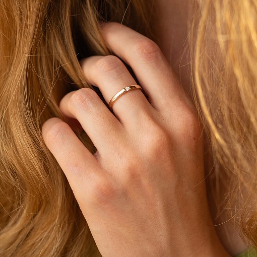 Каблучка з діамантом в червоному золоті кб0555м 2