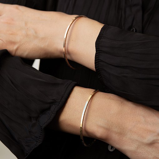 Жесткий браслет "Kylie" в желтом золоте б05543 2