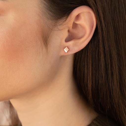 Золотые серьги-пусеты Ромбы с06053 2