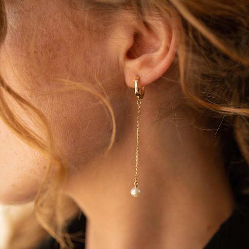 Серьги - кольца "Жемчужина на цепочке" в желтом золоте с08356 9